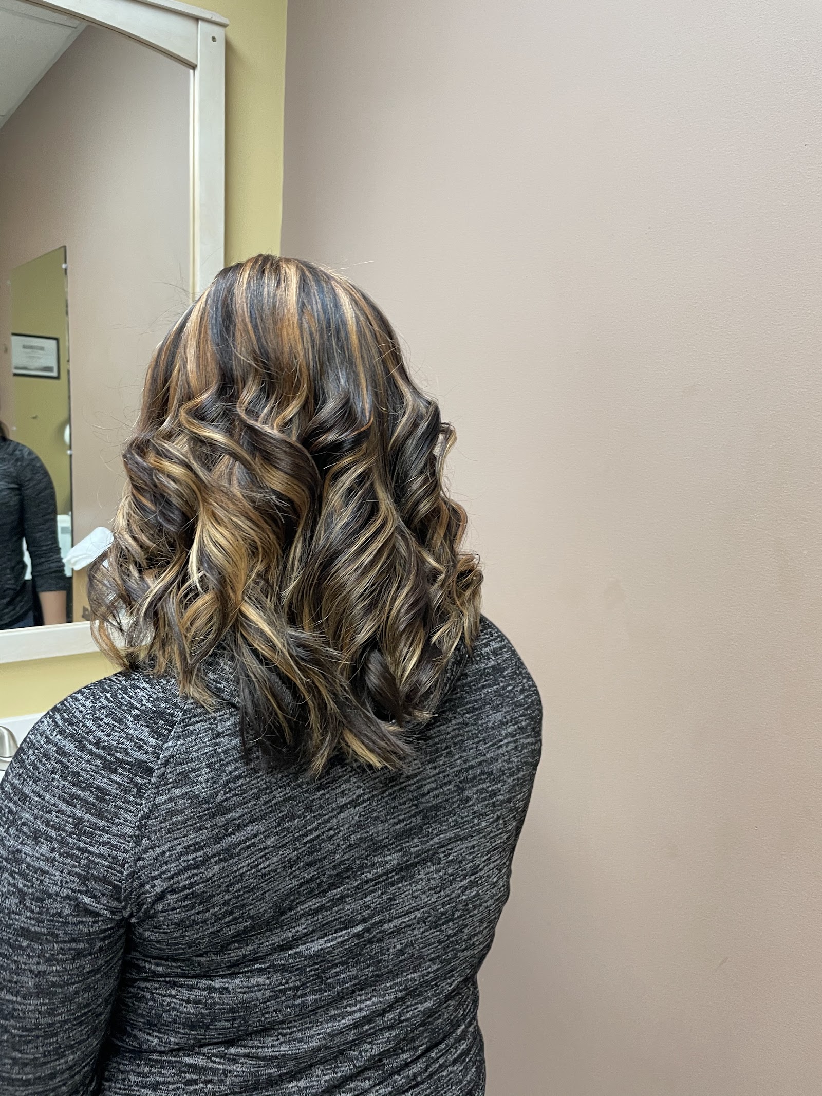 Evolution Hair Salon nail photo 8